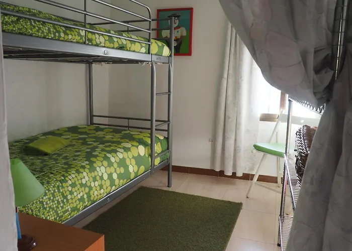 La Casa Del Barranco Que Mira Al Pico *